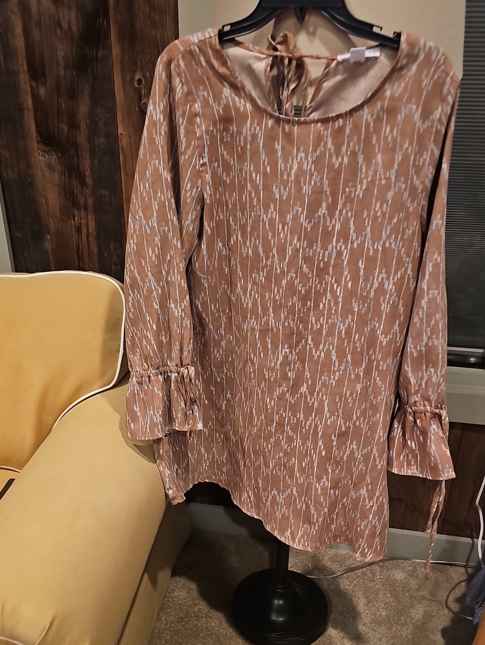 Women's Long Sleeve Tie-Back Shift Dress in Brown Cream